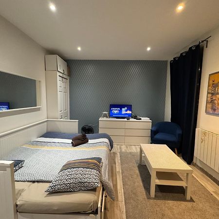 Appartement Proche Centre Ville, Gare Et Autoroute Мелён Экстерьер фото