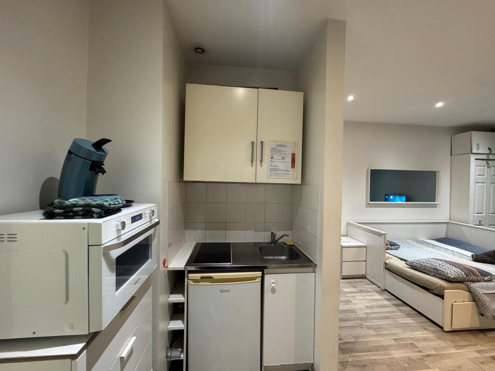 Appartement Proche Centre Ville, Gare Et Autoroute Мелён Экстерьер фото