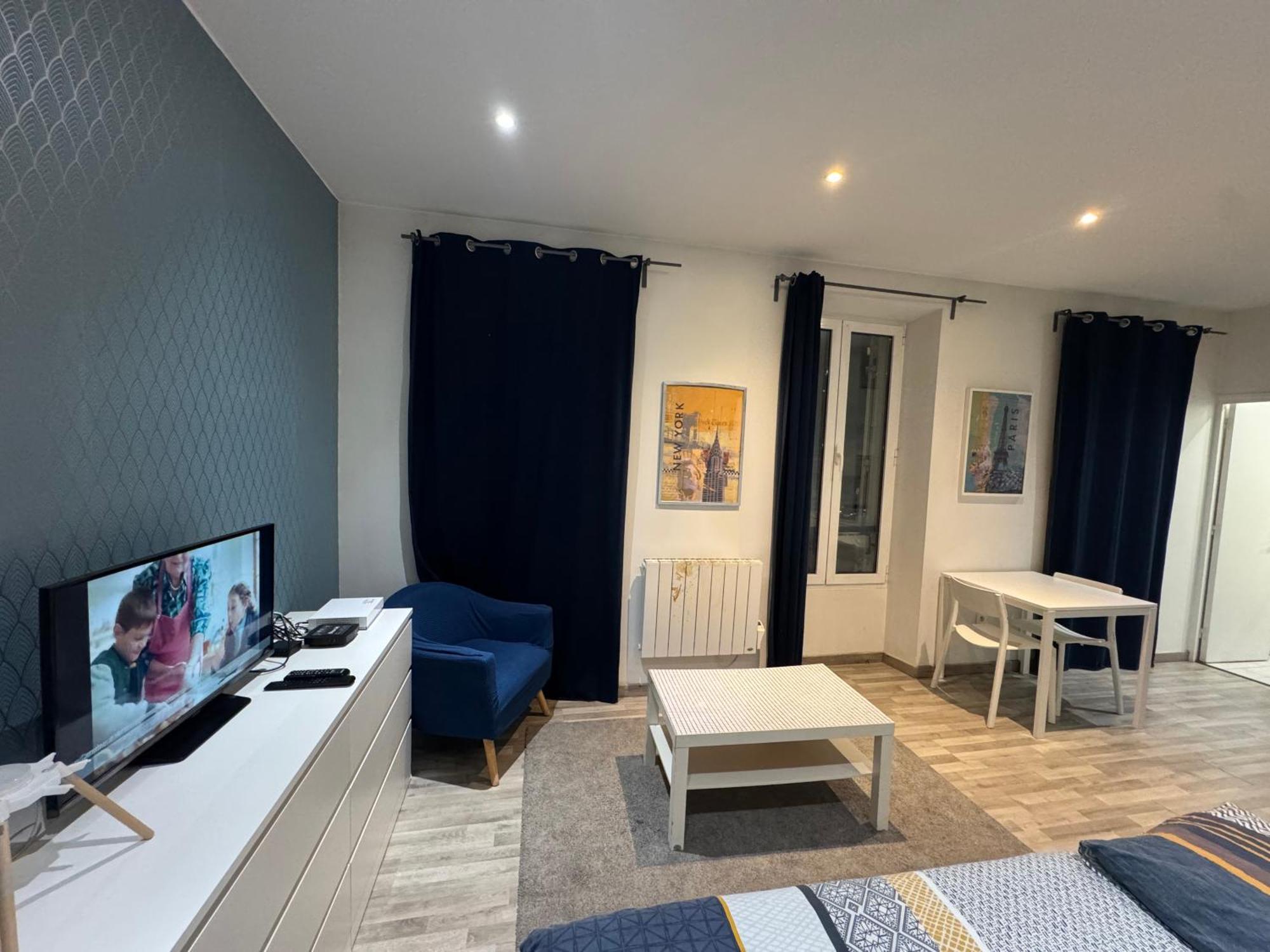Appartement Proche Centre Ville, Gare Et Autoroute Мелён Экстерьер фото